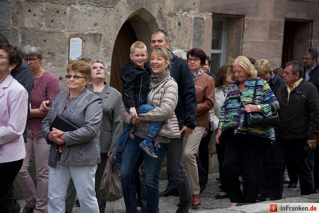 Nach einjähriger Kirchensanierung: Hannberg feiert die Wiedereröffnung der Wehrkirche der Pfarrei Geburt Mariens Hannberg
