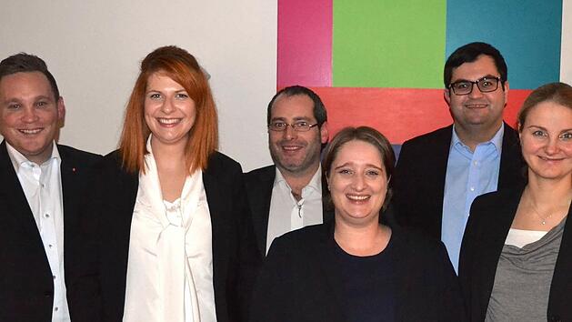 Der neu gew&auml;hlte Vorstand der Wirtschaftsjunioren Bad Kissingen geht in eine neue Legislaturperiode (von links): Nils Scheiner, Bernadette K&ouml;th, Stefan Illig, Christine O&szlig;wald, Steffen Zink und Barbara Gutmann.  Foto: Lydia Molea