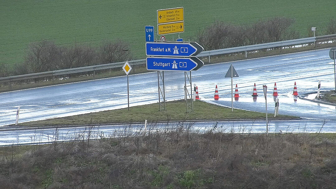 Trümmerfeld aus Beton: A3 nach Unfall zeitweise  komplett gesperrt