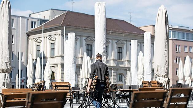 Noch keine Erholungseffekte sagen die Experten vom IAB im nächsten Jahr für das Gastgewerbe und den Einzelhandel voraus. Foto: Tom Weller, dpa