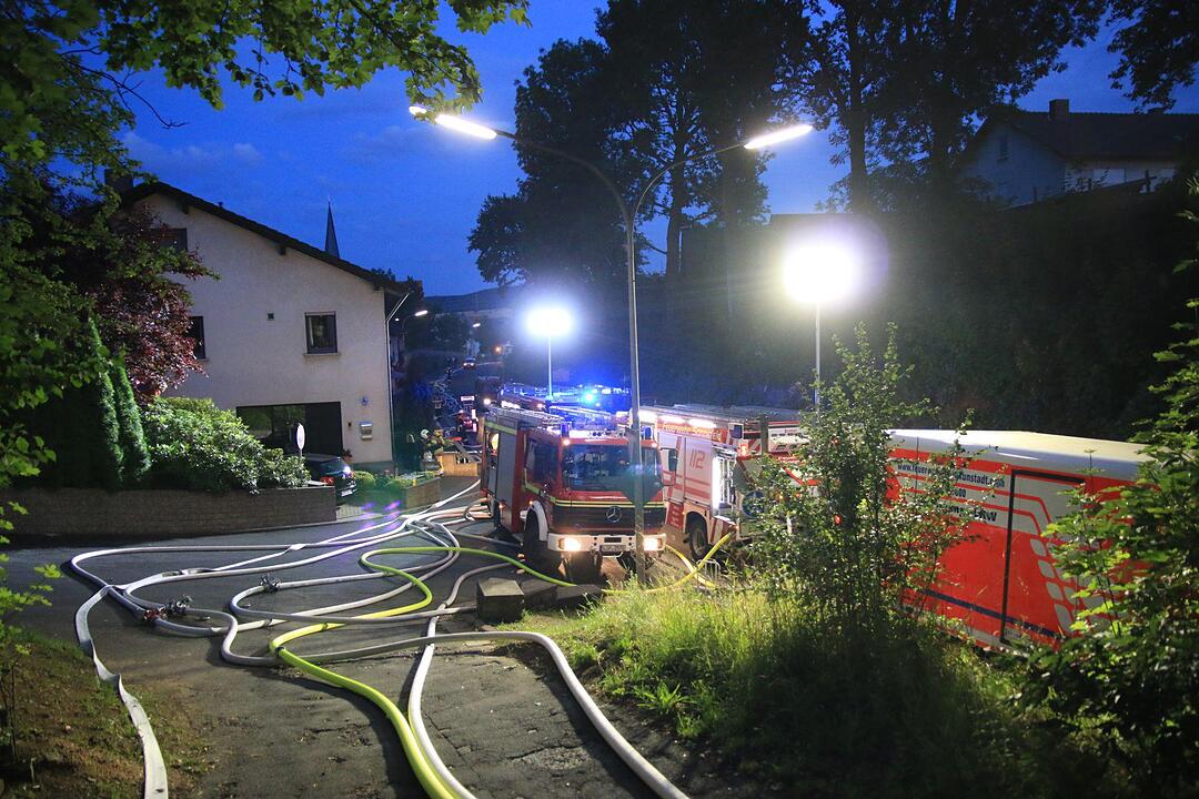 Am Donnerstagabend brannte in Marktzeuln eine Kart-Bahn völlig aus, nachdem es zu einer Verpuffung gekommen war.