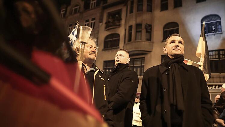 Björn Höcke (r.) ist das Gesicht einer zunehmend völkisch ausgerichteten AfD.  Foto: Michael Kappeler, dpa