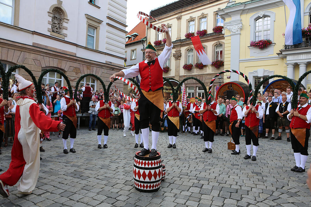 Eröffnung der Kulmbacher Bierwoche mit Büttnertanz und Bieranstich; Foto: Barbara Herbst