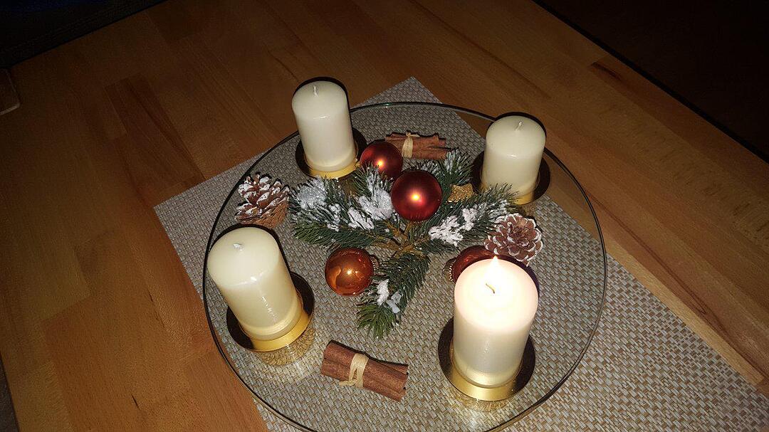 Lesergalerie: Adventskränze
