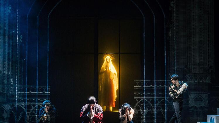 "Der Glöckner von Notre-Dame": Mark McClains Ballettabend nach dem Roman von Victor Hugo feierte erfolgreich Premiere am Landestheater Coburg.Foto: Sebastian Buff
