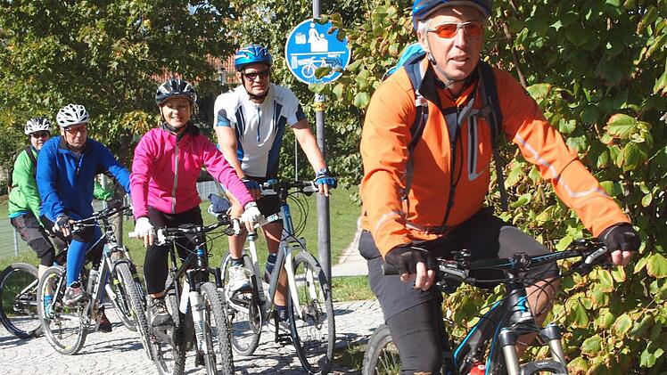 Die Mountainbike-Gruppe für Anfänger begab sich unter der Leitung von Helmut Peschel auf einen 20 km langen Rundkurs. Foto: Alfred Thieret
