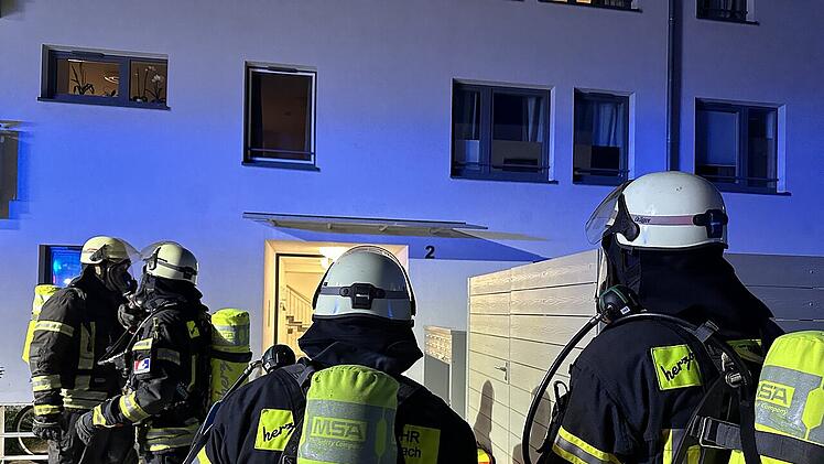 Herzogenaurach: Brand im Badezimmer - Bewohnerin mit Kind vom Rauchmelder geweckt