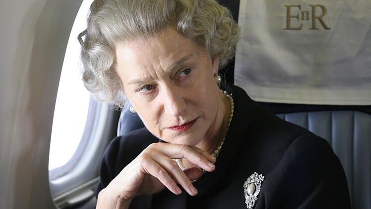 Die zunehmende Kritik des britischen Volks bringt die Monarchin (Helen Mirren) zum Nachdenken.