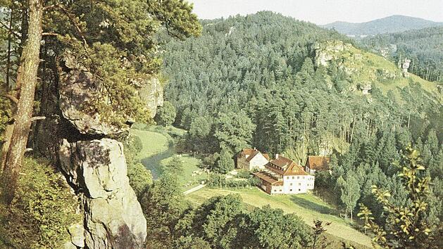 Ansicht der Pulverm&uuml;hle von 1957. Hier sieht man, wie abseits und versteckt das Anwesen liegt.  Repro: Reinhard L&ouml;wisch