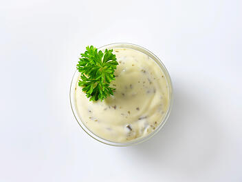 Remoulade selber machen: Ein einfaches Rezept mit k&ouml;stlichem Ergebnis.
