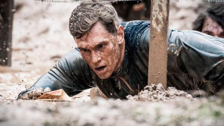 Stefan Neudecker kroch beim Tough-Mudder unter anderem unter Stacheldraht hindurch.  Foto: privat