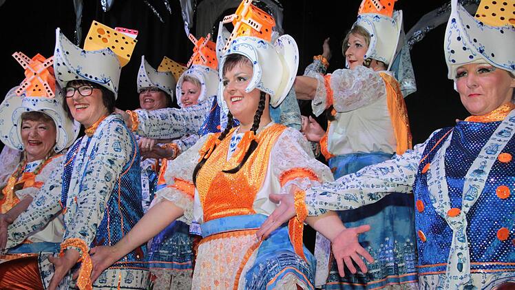 Das Weiberballett Foto: Jürgen Gärtner