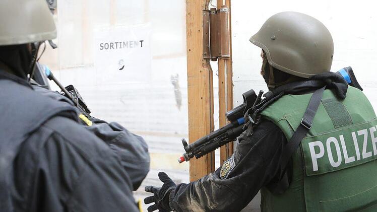 Großübung der Bundespolizei in Mainleus. Foto: Barbara Herbst