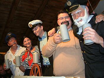 Prächtige Stimmung herrschte auf der MS Kronach (v. li.): Martin Bittruf, Tina-Christin Rüger, Nikolai Hiesl, Nicolas Roth und Philipp Mahr.