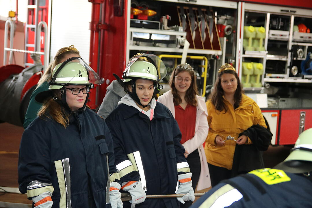 Prinzessinnen bei Feuerwehr