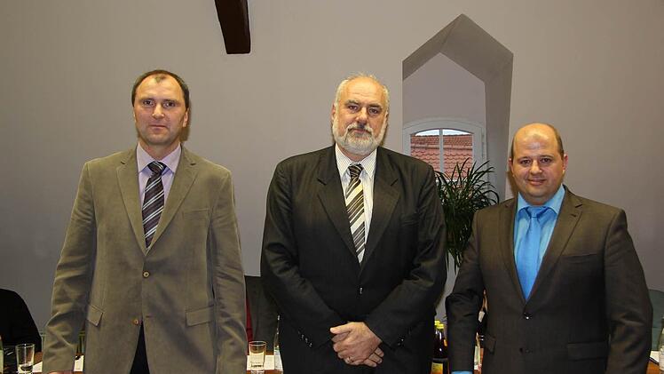 Dritter Bürgermeister Otto Nüßlein, Bürgermeister Roland Kauper, Zweiter Bürgermeister Holger Dremel (v.l.) Foto: Georg Stöhr
