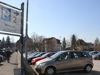 Auf dem Parkplatz auf der Europabrücke hatte Admira Interesse für C&A zu abuen. Foto: Corinna Igler
