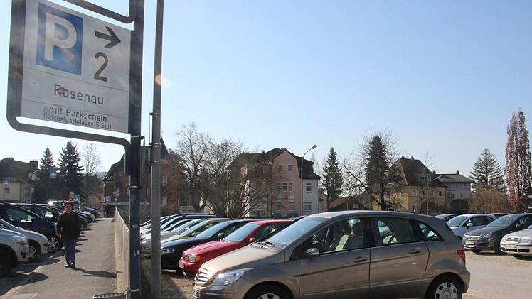 Auf dem Parkplatz auf der Europabrücke hatte Admira Interesse für C&A zu abuen. Foto: Corinna Igler