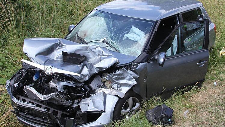 Der Skoda wurde total beschädigt. Foto: Friedwald Schedel