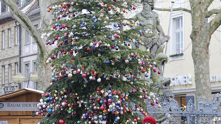 Alle Jahre wieder ein beliebtes Fotomotiv ist der "Baum der Hoffnung". Foto: Matthias Hoch