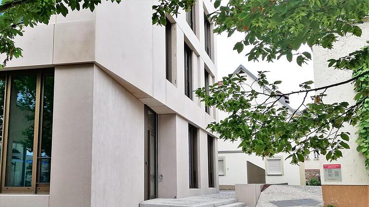 Außenansicht des neuen Hauses C des Landratsamtes.Sigismund von Dobschütz