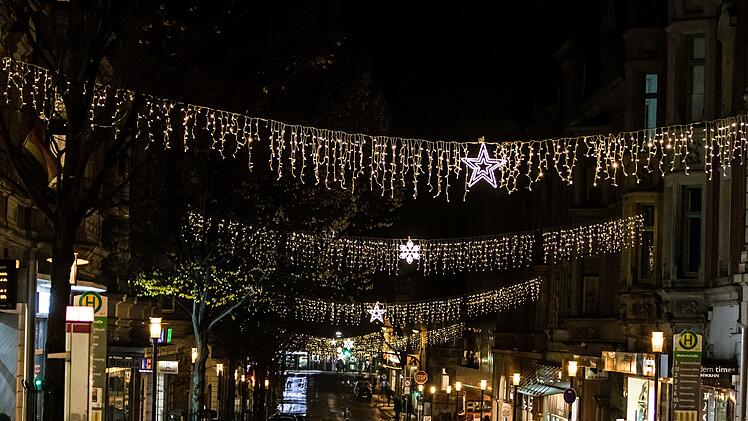 Stimmungsvolle Adventsbeleuchtung in Coburg: MohrenstraßeFoto: Jochen Berger