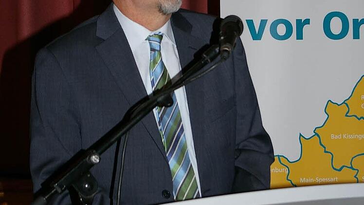Er kennt die Situation "ganz unten" und will mit diesem Wissen nach "ganz oben". Jochen Keßler-Rosa warb in Gerolzhofen erfolgreich um die Unterstützung seiner Parteifreunde. Foto: Tom Müller