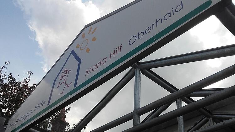 Wolken über der Kindertagesstätte Maria Hilf in OberhaidFoto: Anette Schreiber