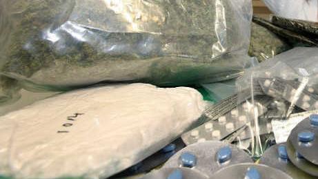 In verschiedenen unterfränkischen Landkreisen wurden zahlreiche Wohnungen durchsucht. Ergebnis: Neun Tatverdächtige sitzen in Untersuchungshaft. Symbolbild: Marcus Führer dpa/lby