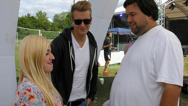 Bibi und Julian mit dem Veranstalter Kolja Knauer Foto: Bettina Knauth