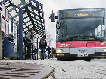Die Schülerbeförderung soll im April wieder auf die Tagesordnung des Kreistags kommen. Foto: Marian Hamacher
