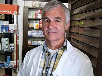 Apotheker Karl-Martin Fendt dachte bei dem versuchten Raubüberfall auf seine Apotheke in Wirsberg zunächst an einen schlechten Scherz.Werner Reißaus