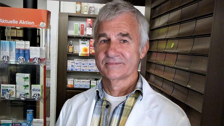 Apotheker Karl-Martin Fendt dachte bei dem versuchten Raub&uuml;berfall auf seine Apotheke in Wirsberg zun&auml;chst an einen schlechten Scherz.Werner Rei&szlig;aus