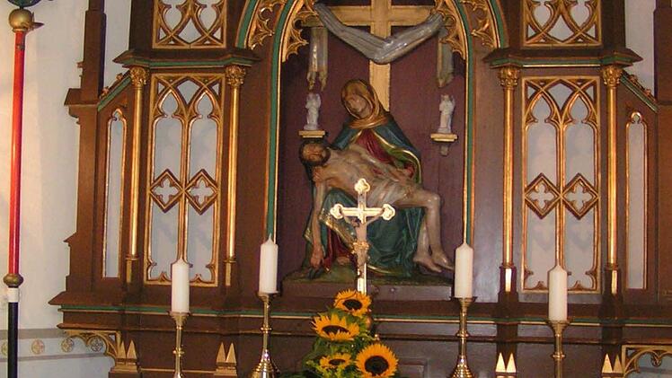 Der schöne Altar der Kapelle mit der Pieta.  Foto: Heidi Amon