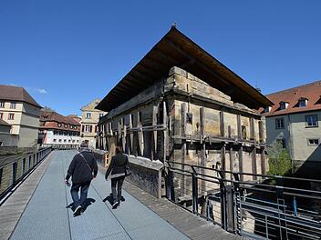 Heute noch notdürftig geflickt sollen die denkwürdigen Reste der 1945 zerstörten Sterzersmühle bald zu einem neuen Anziehungspunkt in Bamberg werden.   Foto: Rinklef/Visualisierung: Architekturbüro Rosenberg