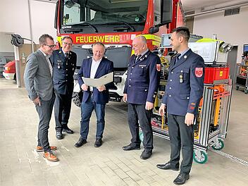 Fuchsstadt: Landkreis Bad Kissingen hat neues Spezialfahrzeug - Feuerwehr &auml;u&szlig;ert sich zum Standort