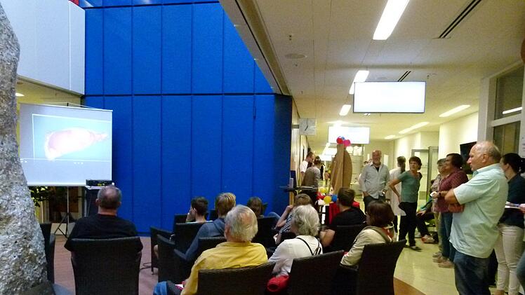 Auch die Power-Point-Präsentationen und medizinischen Vorträge fanden reges Interesse.Marion Krüger-Hundrup