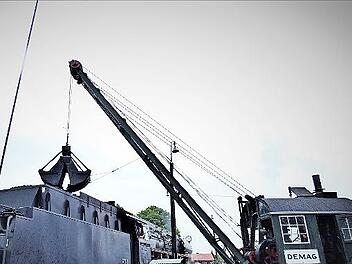 Auch der Dampfkran von 1927 wird vorgeführt.