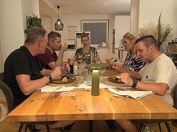 Der Blauschimmelkäse im Schokoküchlein führt zu gemischten Reaktionen.