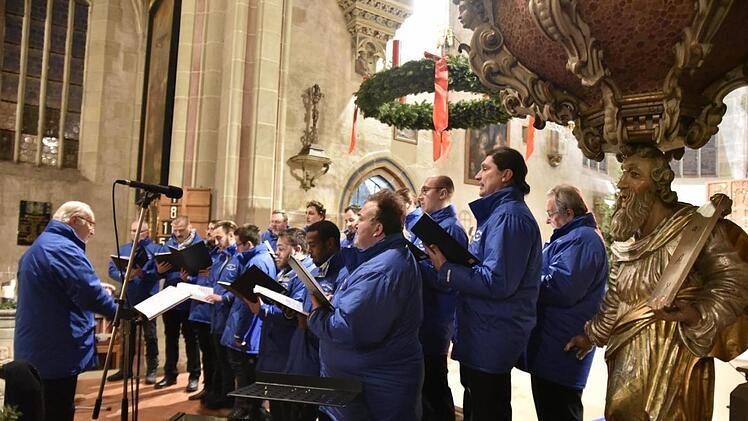 In der Marienkirche sangen verschiedene Chöre wie der Männergesangverein Altershausen/Sechsthal.Gerold Snater