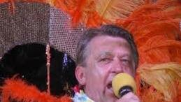 Mister Fasching: Willi Michel gibt das Mikrofon ab. Foto: Archiv