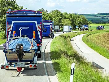 Das THW auf einer Kolonnenfahrt  Foto: privat