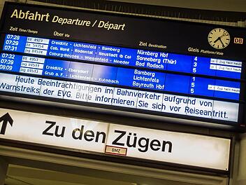 Reichlich Durcheinander verursacht der Warnstreik auch in Coburg. "In der Region Bayern wurde der Bahnbetrieb vorübergehend eingestellt", war auf der DB-App zu lesen. Die Agilis-Züge verkehrten zumindest auf der Strecke zwischen Bad Rodach und Coburg.Foto: Jochen Berger