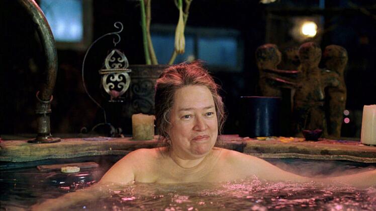 Drei weitere Male war Kathy Bates seit "Misery" f&uuml;r einen Oscar nominiert, unter anderem f&uuml;r ihre Rolle einer einsamen &auml;lteren Frau in der Tragikom&ouml;die "About Schmidt".