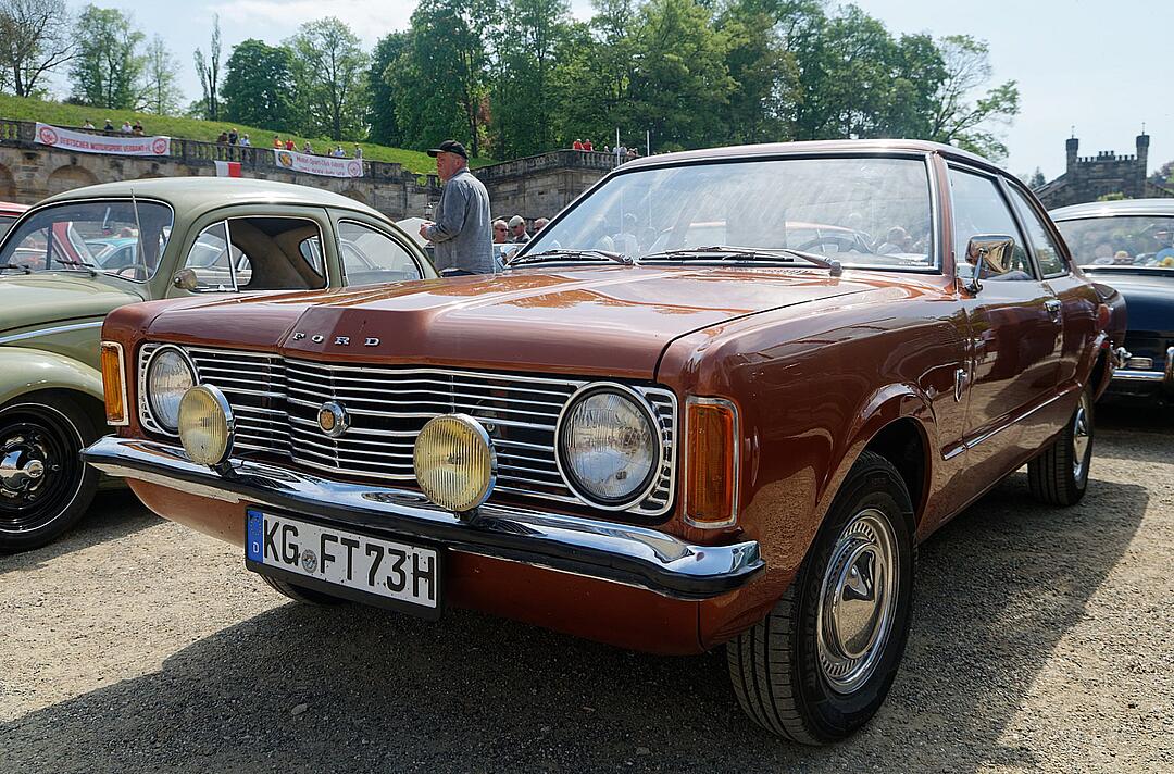 Über 500 Autos zogen Besucher aus nah und fern an