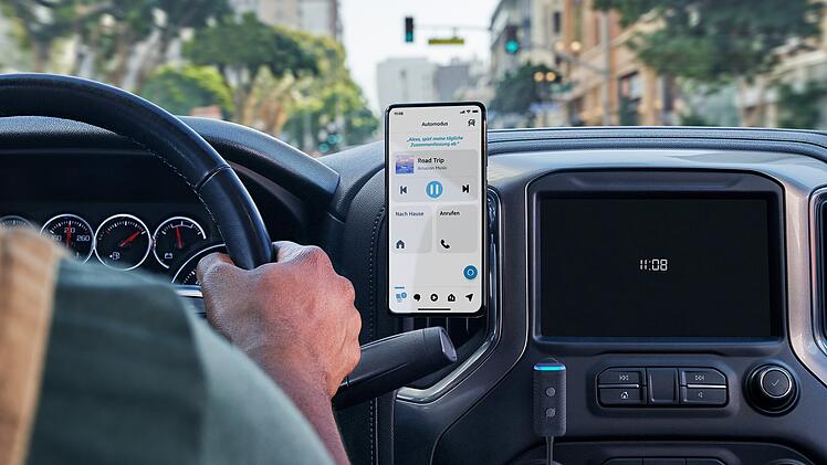 Mit Echo Auto lassen sich Inhalte abspielen, das Smart Home steuern und vieles mehr.
