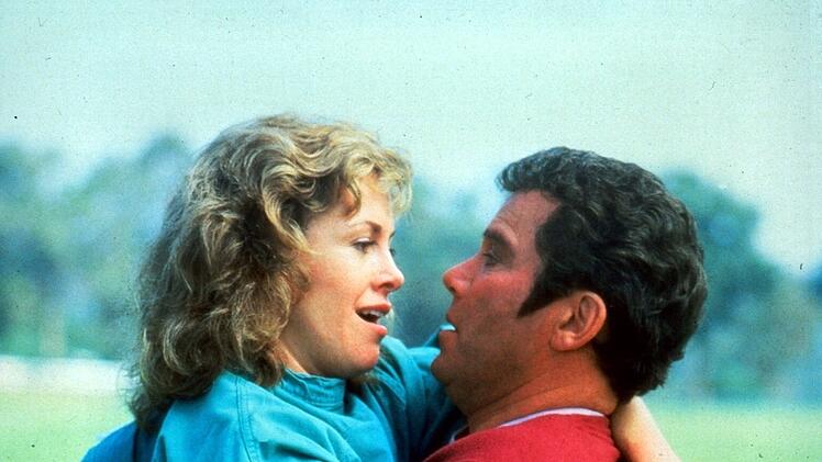 In "Star Trek IV: Zur&uuml;ck in die Gegenwart" (1986) spielte Catherine Hicks eine Meeresbiologin aus dem 20. Jahrhundert, die das Herz von Captain Kirk (William Shatner) erobert.