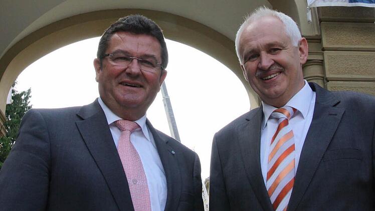 Der Politiker Robert Kiesel (rechts), hier mit Finanzstaatssekretär Franz Josef Pschierer (CSU). Sein Mandat endet am 7. Oktober.  Fotos: Edgar Bartl