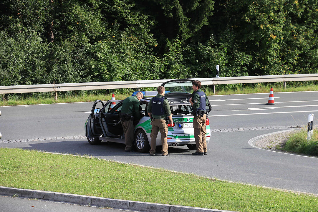 Polizei riegelt Plankenfels ab