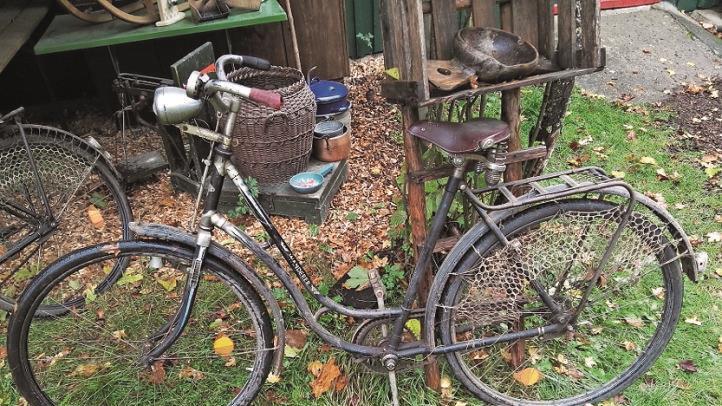 Breit gef&auml;chert ist das Angebot beim Herbst-Flohmarkt auf dem Zeilberg.  Foto: Diakonie Bamberg-Forchheim